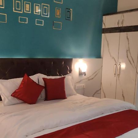 Hotel Relax Bhopal Exteriör bild