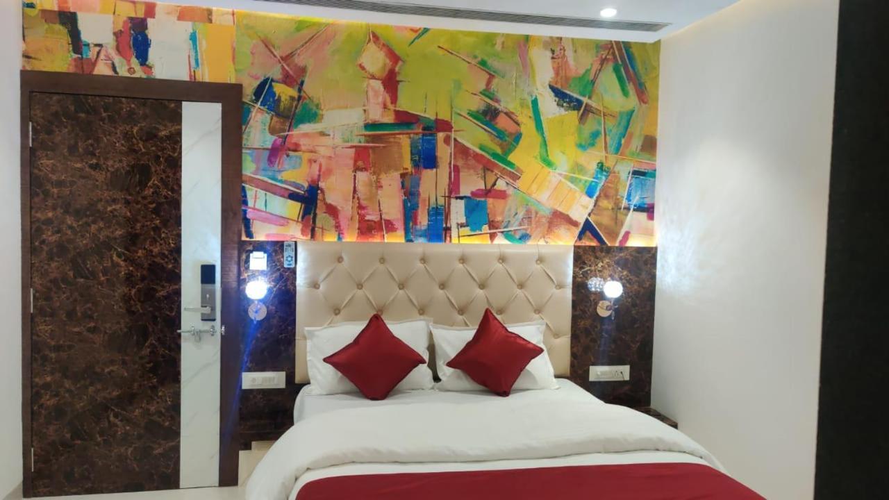 Hotel Relax Bhopal Exteriör bild